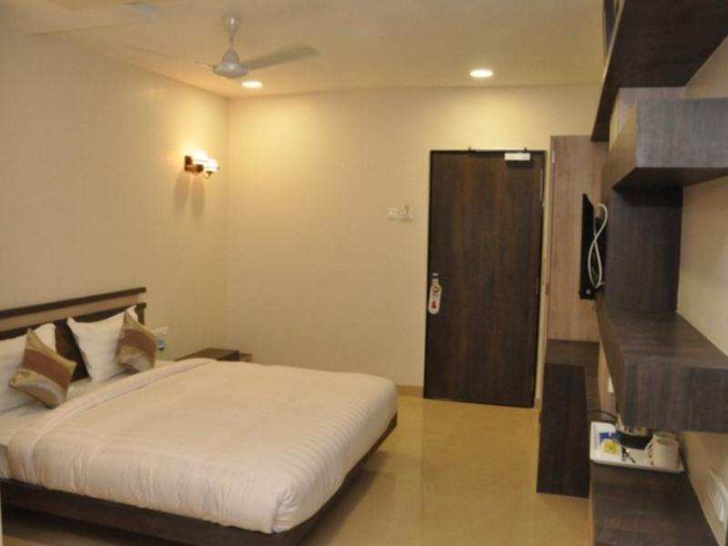 Townhouse Oak Hotel The Sudesh Rāipur Екстериор снимка
