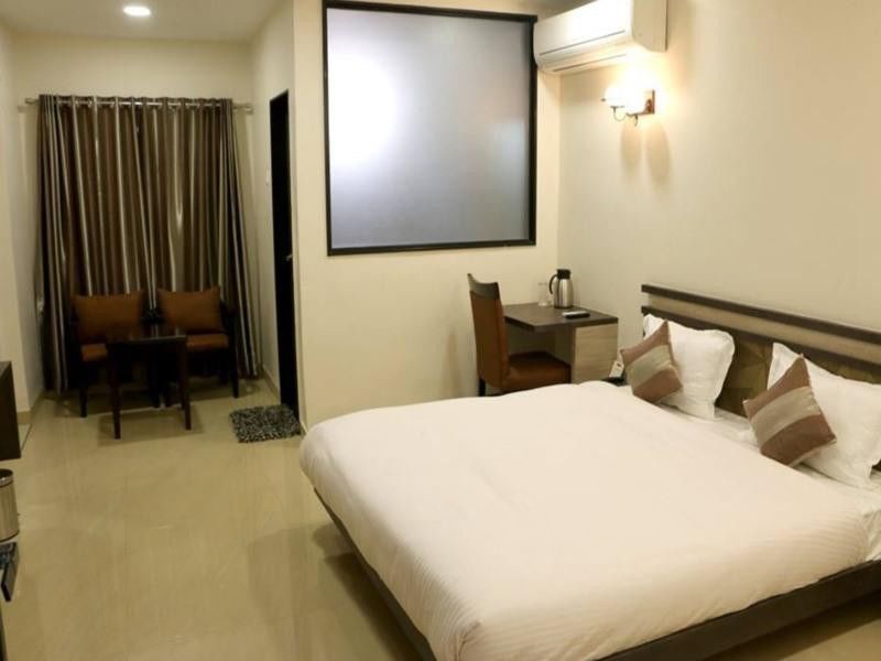 Townhouse Oak Hotel The Sudesh Rāipur Екстериор снимка