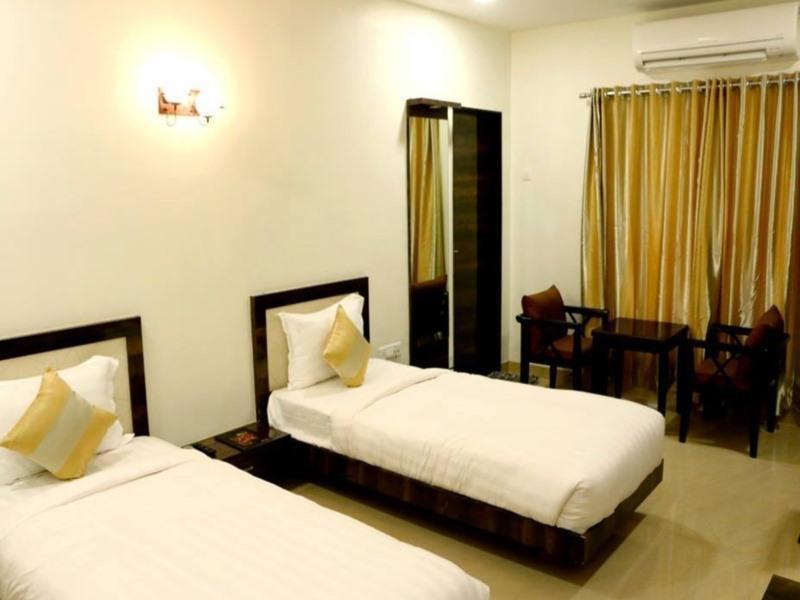 Townhouse Oak Hotel The Sudesh Rāipur Екстериор снимка